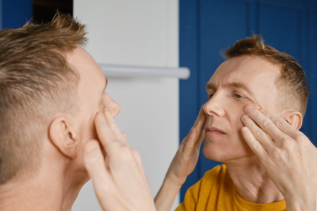 Pareza Facială: Cauze, Simptome, Diagnostic și Tratament | Ghid Complet