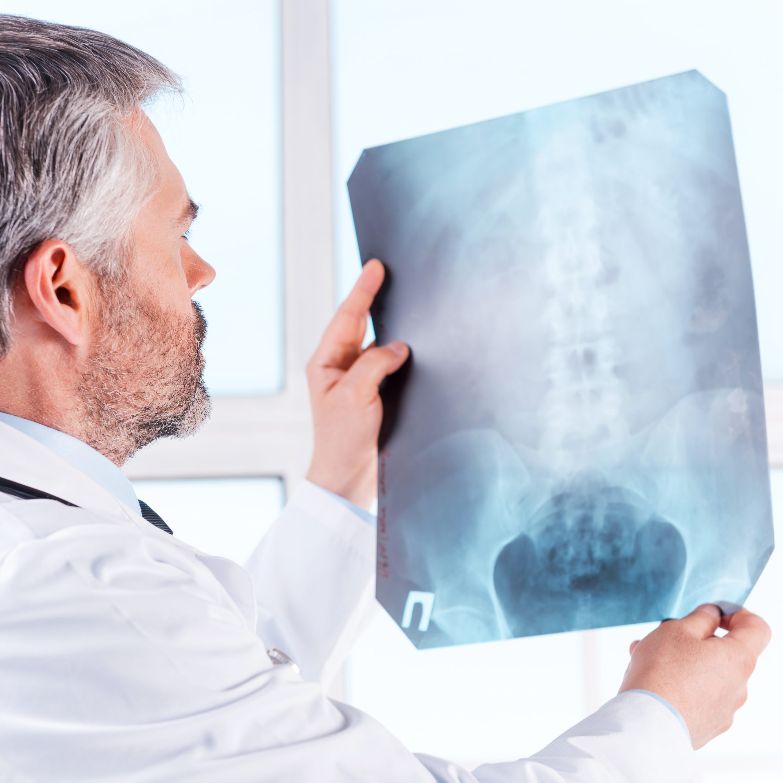 Imagine ilustrativă cu evaluarea unei investigații medicale